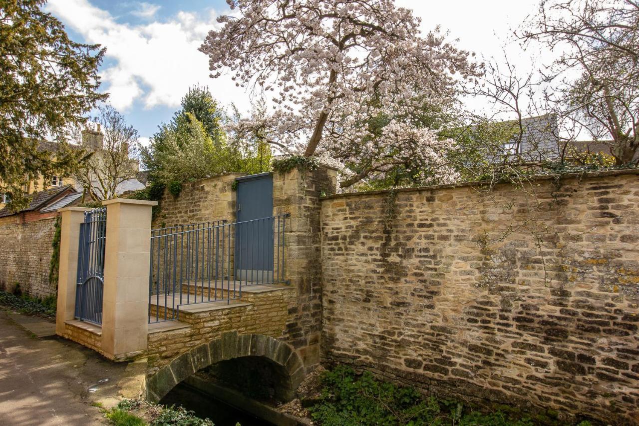 The Potting Shed, 5* Luxury Escape Cirencester Eksteriør bilde
